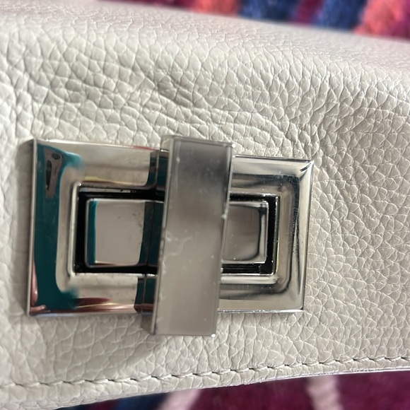 • NWT LEATHER SHOULDER BAG METAL CHAIN IN “LATTE” NEUTRAL CHIC LUXE CROSS BODY• - Picture 11 of 15